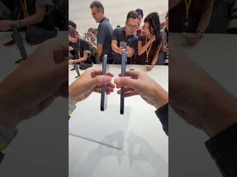 Hands-on with iPhone 17 Pro and Pro Max in Deep Blue!