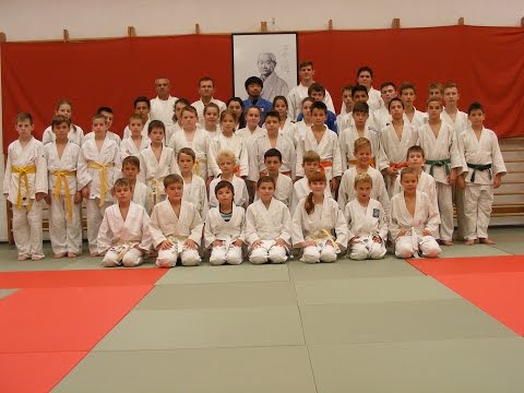 Awano Yasuhiro Mester Barcson