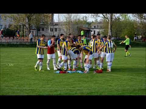 (21.04.2018) Klasa O: Kuźnia Jawor - Czarni Rokitki 1:4 - radość po meczu