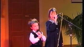 Il trio Valeri canta "Goccia dopo goccia"