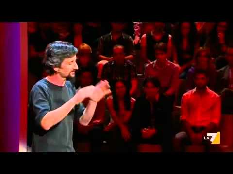 FRATELLI E SORELLE D'ITALIA 10/06/2011 - Ascanio Celestini