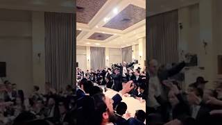 מאות בחורים ליטאים בקומזיץ מרגש יחד עם הזמר @PiniEinhorn