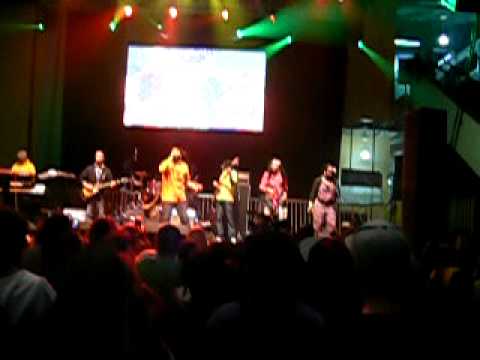 Tribute to the Reggae Legends 2012 San Diego- Alborosie playing Camilla