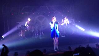 YELLE - JEUNE FILLE GARNEMENT -GUADALAJARA 04/16/15
