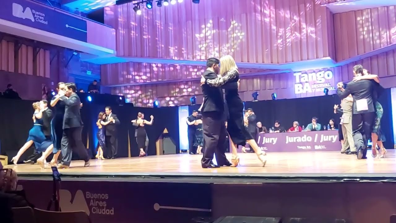 Ronda 19 Tema 2 "Comme il faut" Carlos Di Sarli - Mundial de Tango 2.024 - clasificatorias día 1