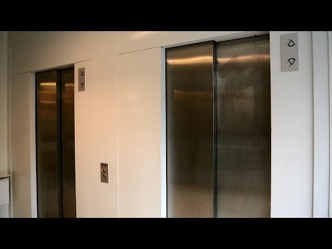 Original classic 1980s KONE traction elevators @ Drottninggatan 6, Gävle, Sweden