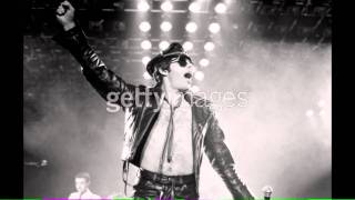 2. Jailhouse Rock (Queen Live in Hammersmith Odeon: 26/12/1979)