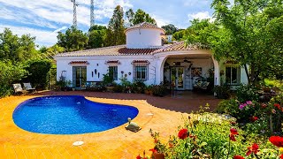 Great villa with large land for sale in Sayalonga, Axarquía, Málaga!