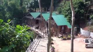 UNE TRES BELLE GUESTHOUSE DANS UNE MAISON AKHA A MAE SALONG...