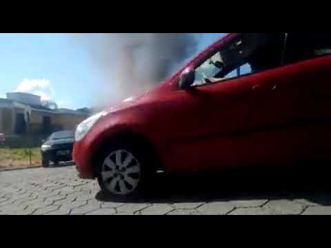 Casa pega fogo em Blumenau SC