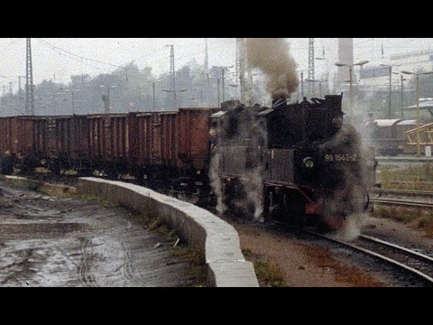 99 1584 und 99 1542 (als RL Bhf Oschatz) mit Güterzug nach Oschatz am 15.9.89