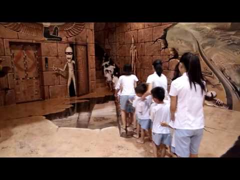 Kids have fun at Artinus 3D Museum - 18052016