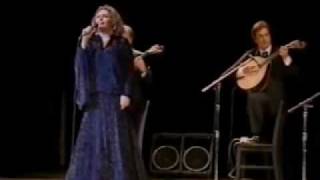 Amália Rodrigues - Vou dar de beber à dor