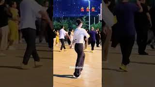 Download lagu Happy dance mp3