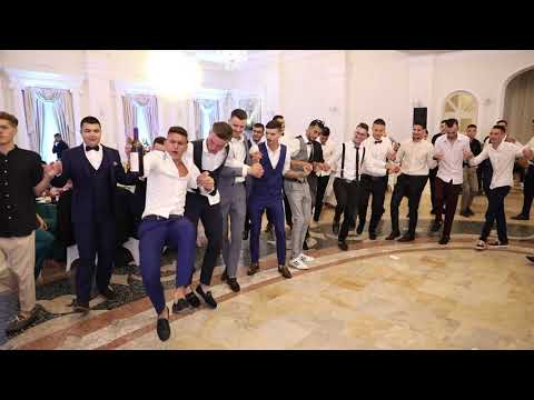 Shikoni sa bukur e kercejne vallen e rakise qunat maturanta 2019 Shkolla Partizani