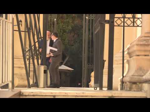 Raġel mhux ħati li prova jtajjar persuna filwaqt li Afrikana tinqabad b'1.5kg droga fl-ajruport