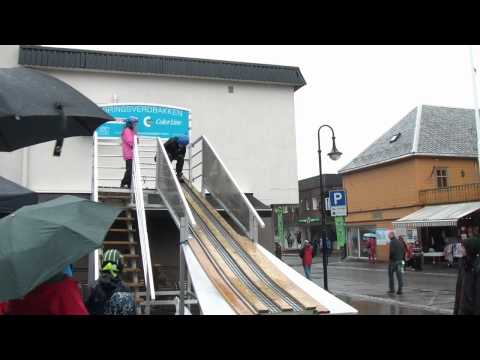 Oppning av k3 hoppbakke med Anette Sagen og Ordførar Laura Seltveit