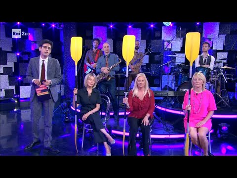 Indovina qual è Marta Flavi con una pagaia - Una pezza di Lundini 06/07/2021