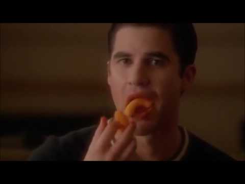 Glee   Blaine talks about how Kurt is now the 'hot shot' 5x16