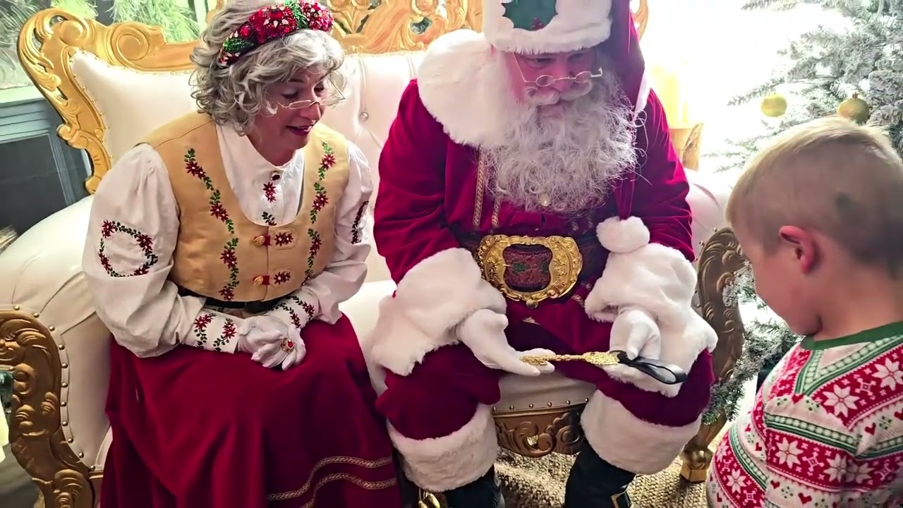 Promotional video thumbnail 6 for Mr & Mrs Santa Claus in Branson