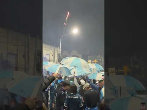 "A MI NO ME IMPORTA SI VOS ANDAS MAL" Barra: La Guardia Imperial &bull; Club: Racing Club &bull; País: Argentina