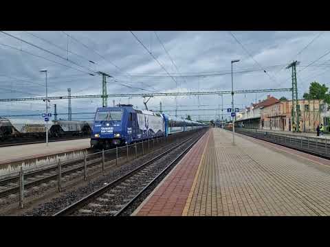 Csíksomlyó Expressz vonattal egyesített Székely Gyorsvonat indul