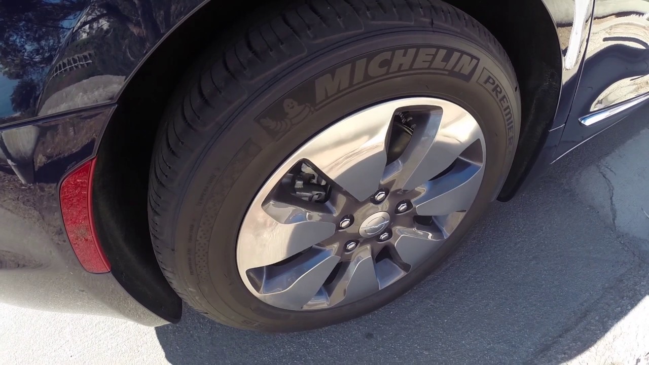 2017 Chrysler Pacifica Hybrid Test Drive and Review