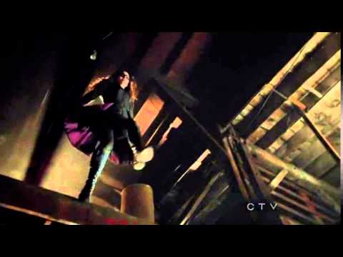 Arrow 1x08 Arrow and huntress fight against drugs