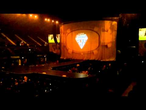 141212 BIGBANG -- ALIVE TOUR --  LONDON -- Filling up Wembley