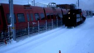 preview picture of video 'Steam locomotive shunting at Hillerød Station'