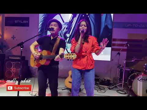 SANDHY SONDORO FT. LALA KARMELA - THE SUN IN MY HEART (MALL OF SERANG)