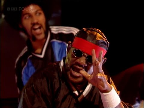 Kung Fu Fighting - REMIX 1998 - Bus Stop & Carl Douglas - Fantastic Performance!