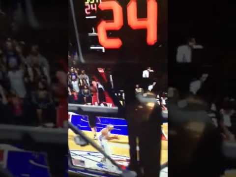 Long distance 3 point shot by Jerryd Bayless