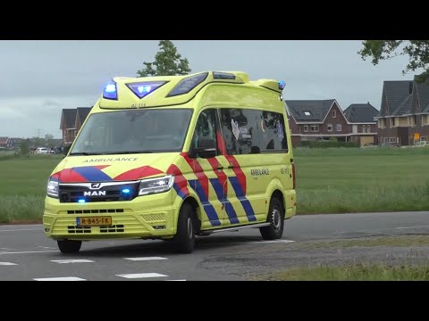 A1 02-113 met spoed naar ziekenhuis van af een MMT inzet in Leeuwarden!