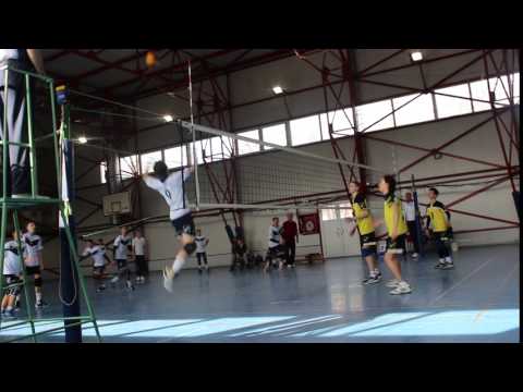 Tudor Constantinescu (nr. 9) Volei CTF Mihai I - atac din pasul 2