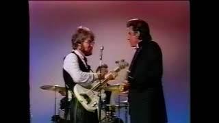 Johnny Cash and Kenny Rogers sing "Reuben James"