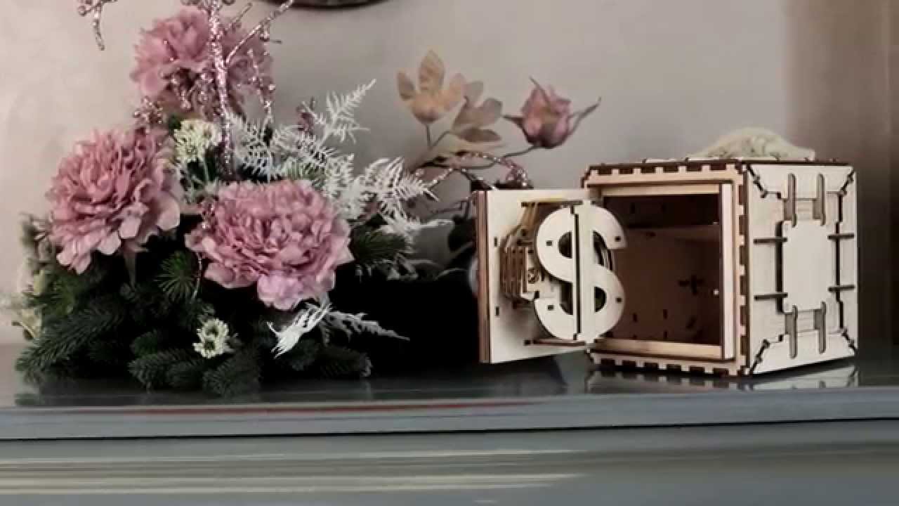 Ugears 3D dřevěné mechanické puzzle Trezor