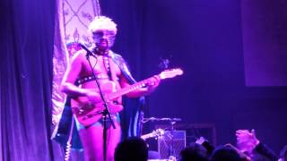 King Khan & The BBQ Show - Kiss My Sisters Fist