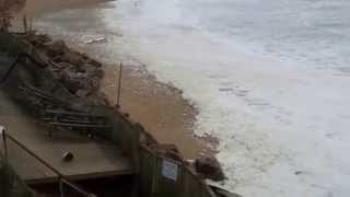 preview picture of video 'Fistral Beach, Winter Storms in Newquay, Feb 2014'