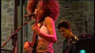 Esperanza Spalding - "I Know You Know / Smile Like That" (Live in San Sebastian july 23, 2009 - 3/9)