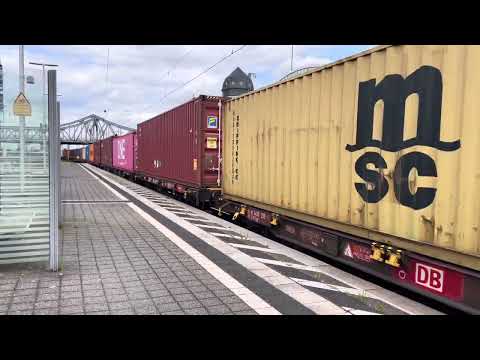 152 122-8 mit Güterwaggons und Abfahrt S6 nach Groß Karben am Darmstädter Hbf