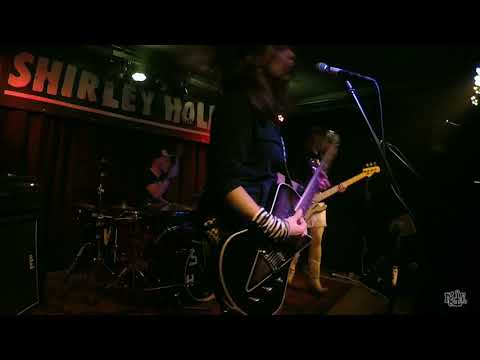 Shirley Holmes "Voeglein" LIVE at Medusa