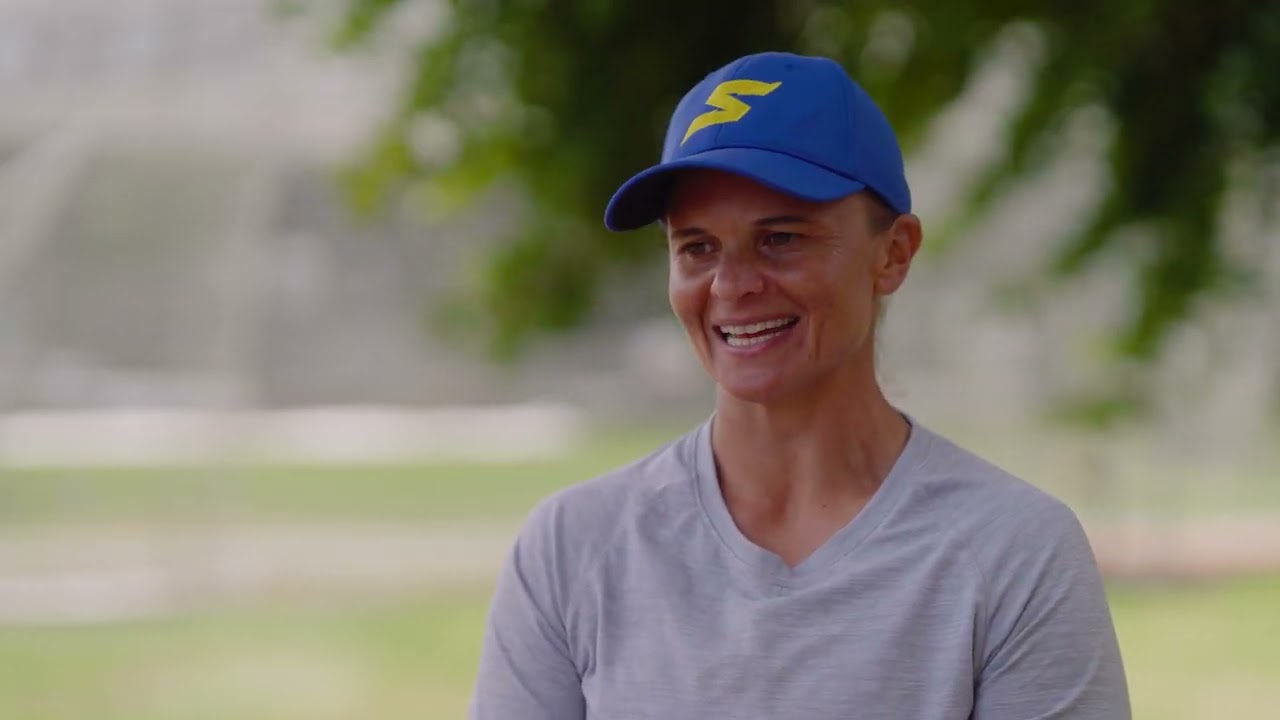  Suzie Bates (White Fern) and Dr Sam Mayhew (Skin Cancer and Sports Medicine Doctor) talk about how sporting organisations can contribute to reducing the incidence and impact of skin cancer in New Zealand.