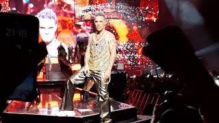 Hey wow yeah yeah/Let me entertain you - Robbie Williams LIVE at XXV Tour (Bologna, 20.01.2023)