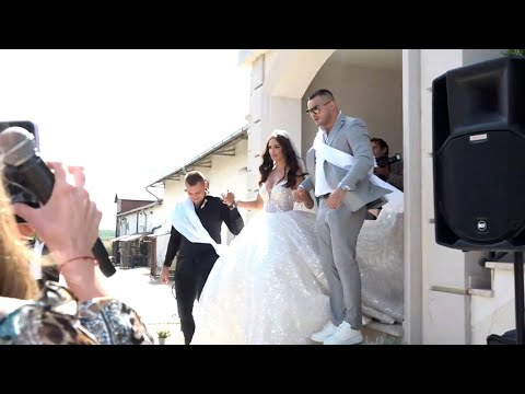 Šijan kupio mladu, Bojana zablistala u venčanici: Opčinila izgledom, pa zaigrala s majkom i sestrama