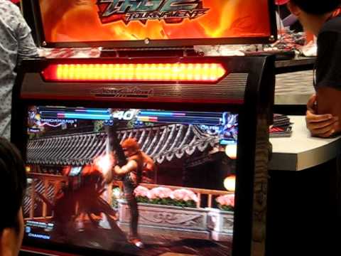 big worm (left) CA vs renikon (right) NY TTT2 casuals at evo 2011