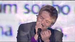 Kadr z teledysku E amor pra valer tekst piosenki Michel Teló