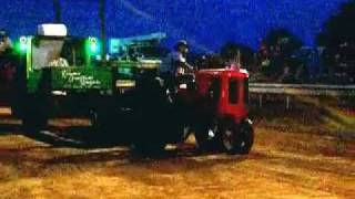 preview picture of video '2011 Tractor Pulling - Stotts City - 2750lb class - 1st place'