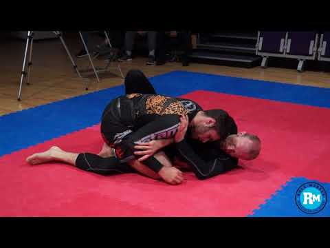 Nick Forrer vs Dan Vinni Submitting Things 16 man no-gi sub only tournament Round 1