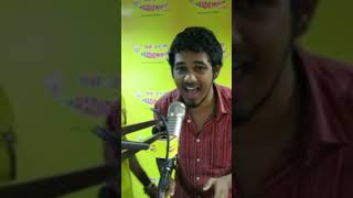 Download lagu Hiphop Tamizha - club le mabbu le song age 9 years back mp3